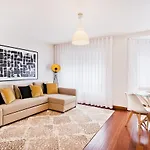 BmyGuest - Central Garage Apartment